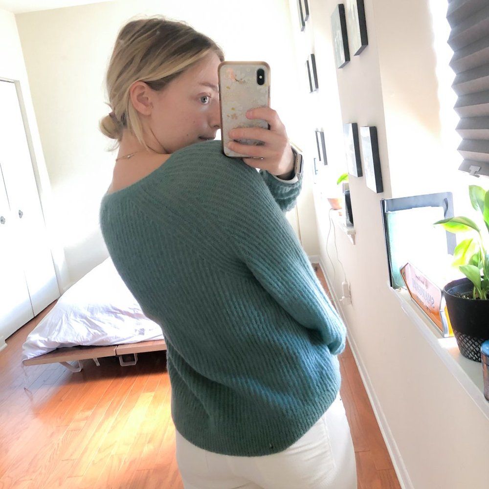 Everlane Women's V-Neck Sweater in Teal - Picture 4 of 6
